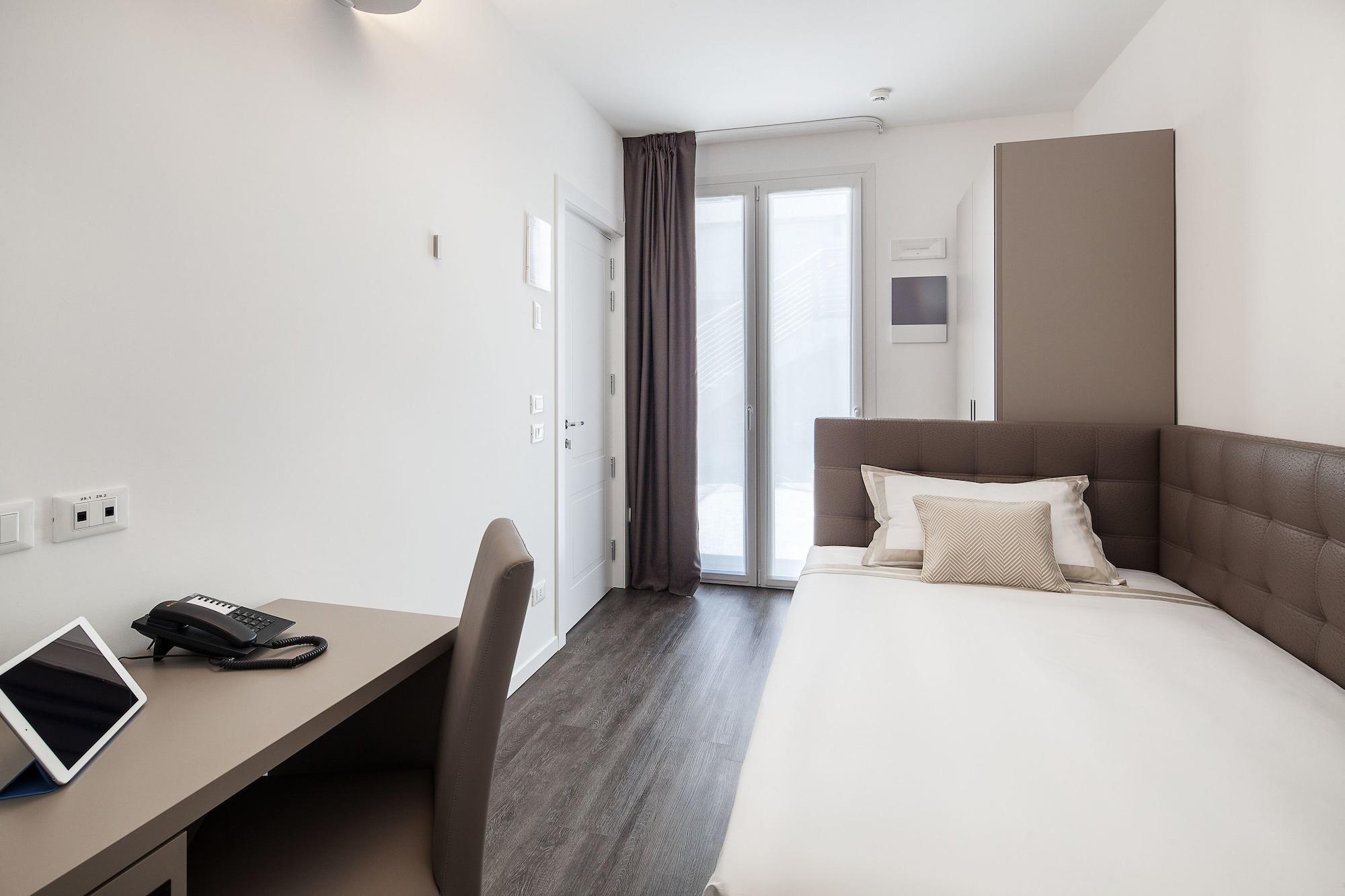 Hotel Studio Inn Centrale & Milano Urban Padel Exteriör bild