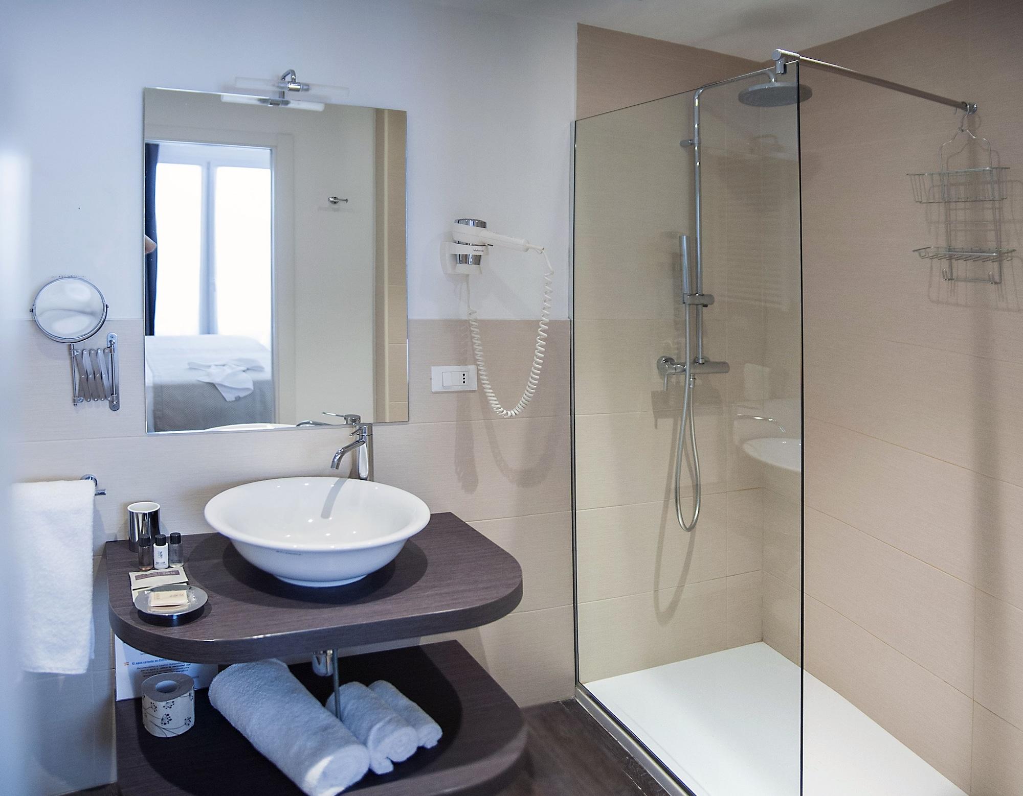 Hotel Studio Inn Centrale & Milano Urban Padel Exteriör bild