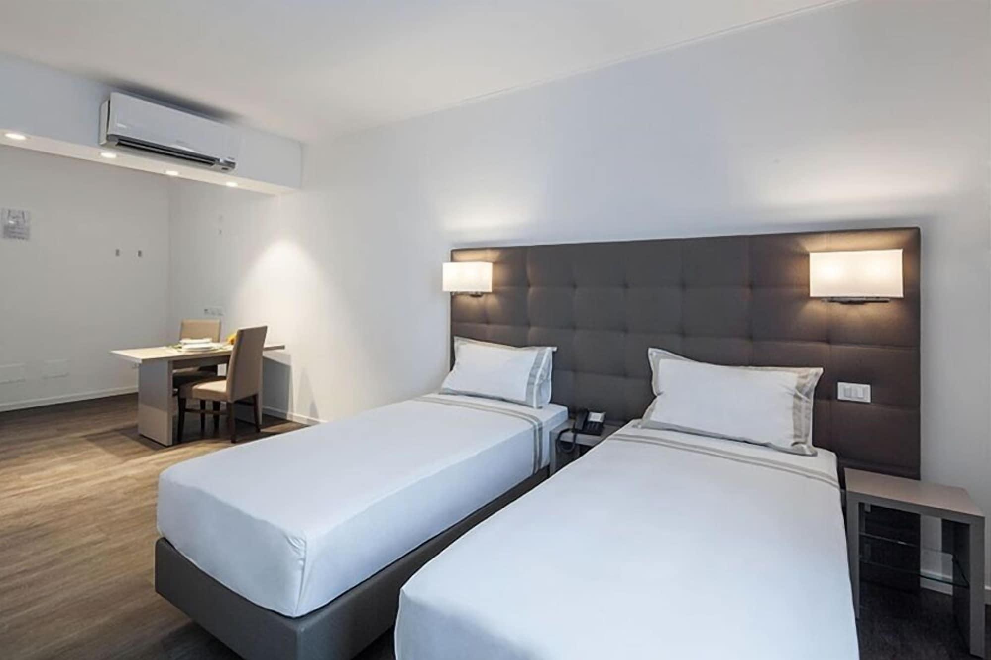 Hotel Studio Inn Centrale & Milano Urban Padel Exteriör bild