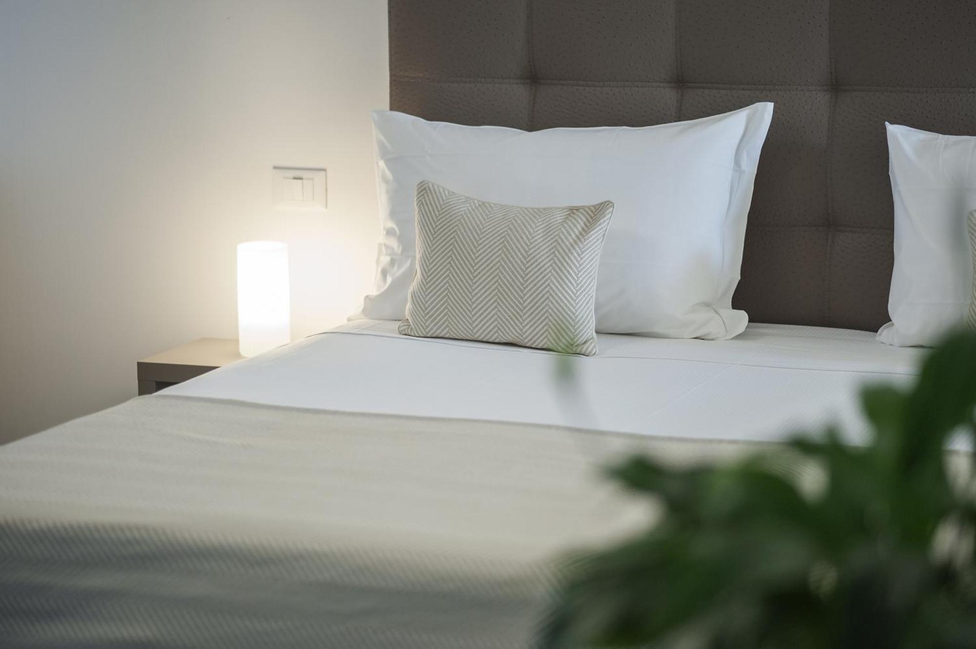 Hotel Studio Inn Centrale & Milano Urban Padel Exteriör bild