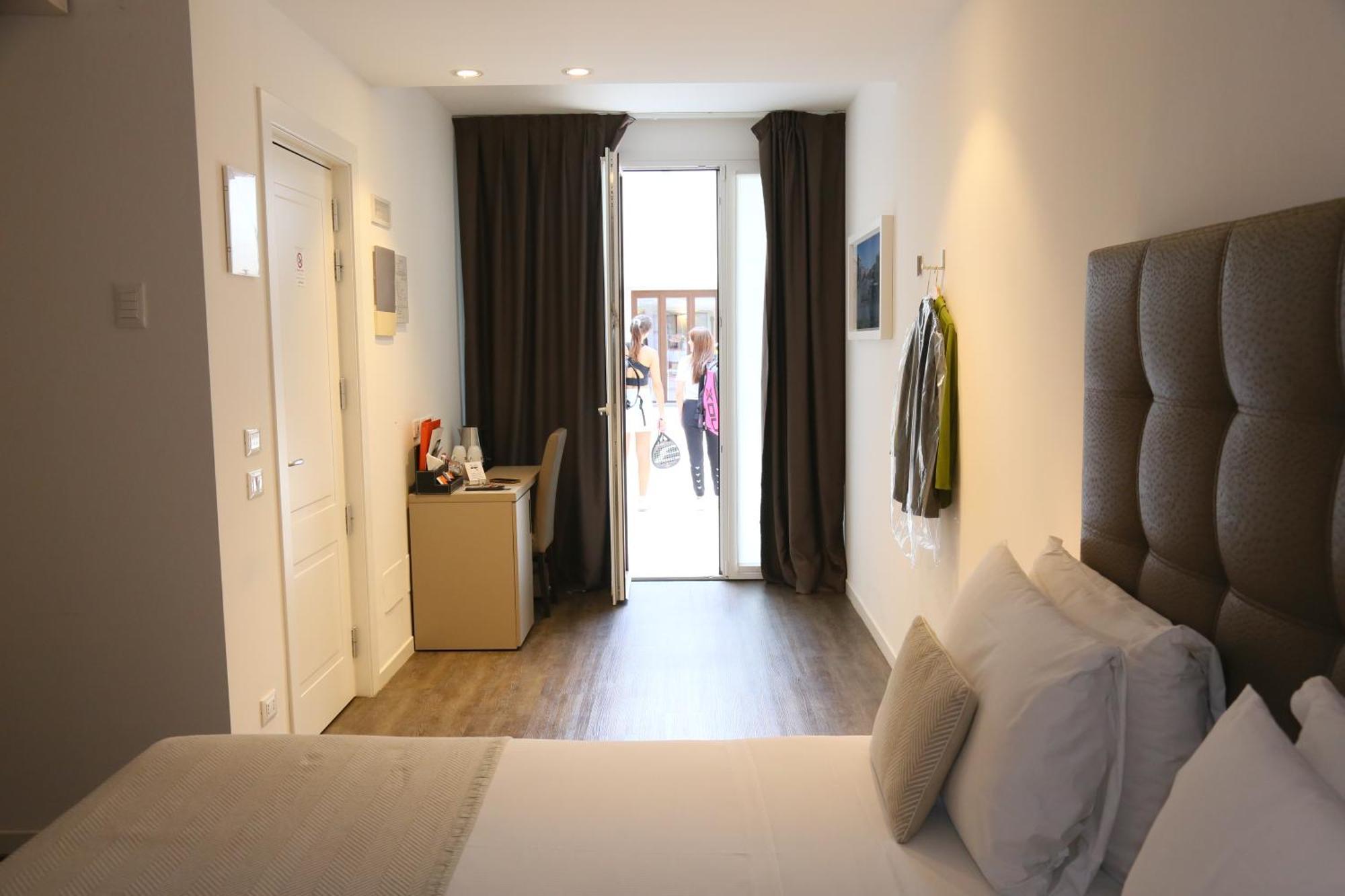 Hotel Studio Inn Centrale & Milano Urban Padel Exteriör bild