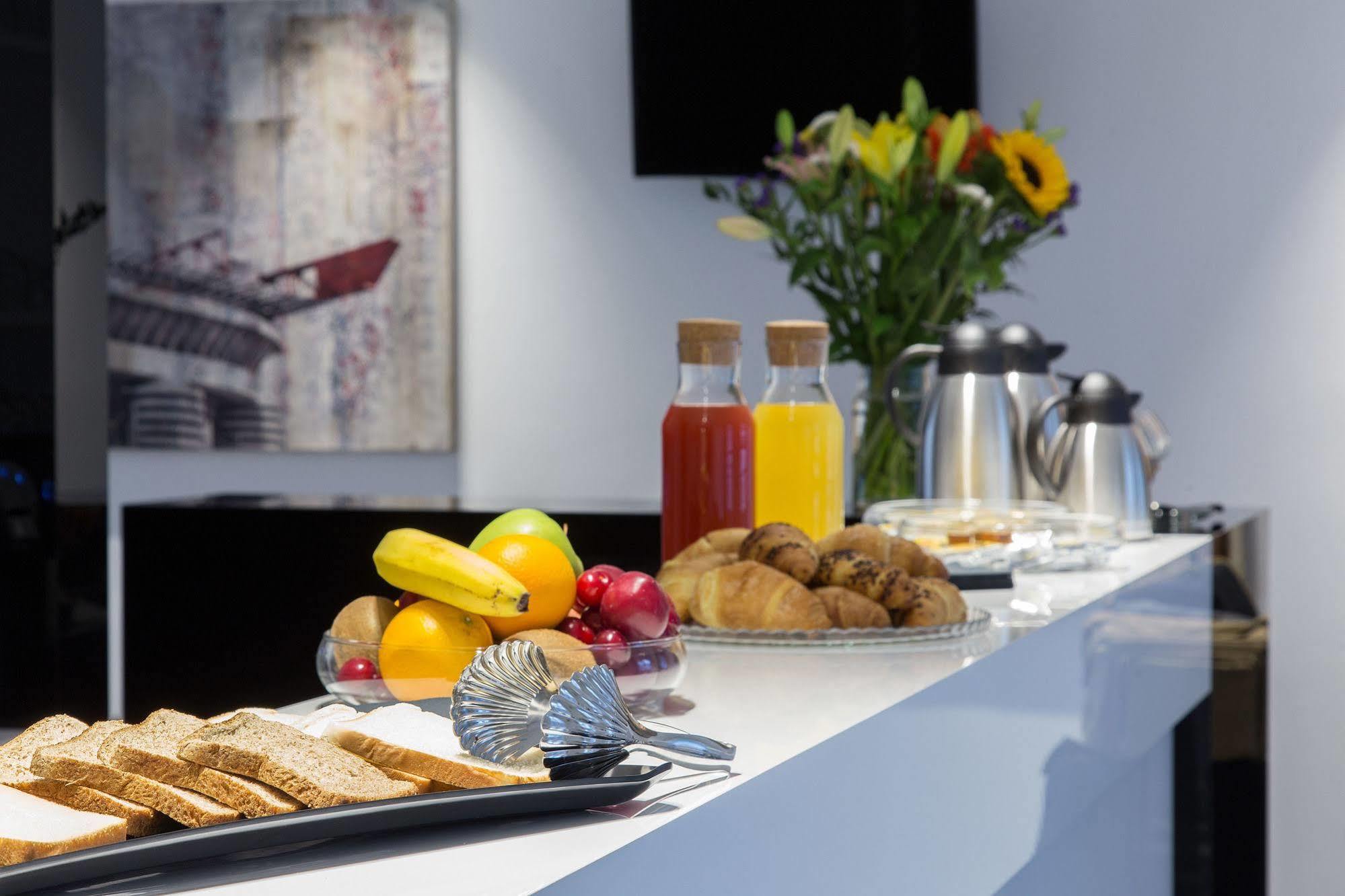 Hotel Studio Inn Centrale & Milano Urban Padel Exteriör bild